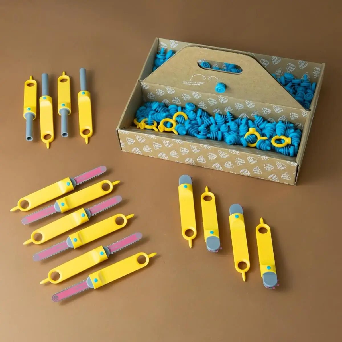 🛠️ Cardboard Construction Tool Kit – 20 Tools & 240 Reusable Screws for Kids