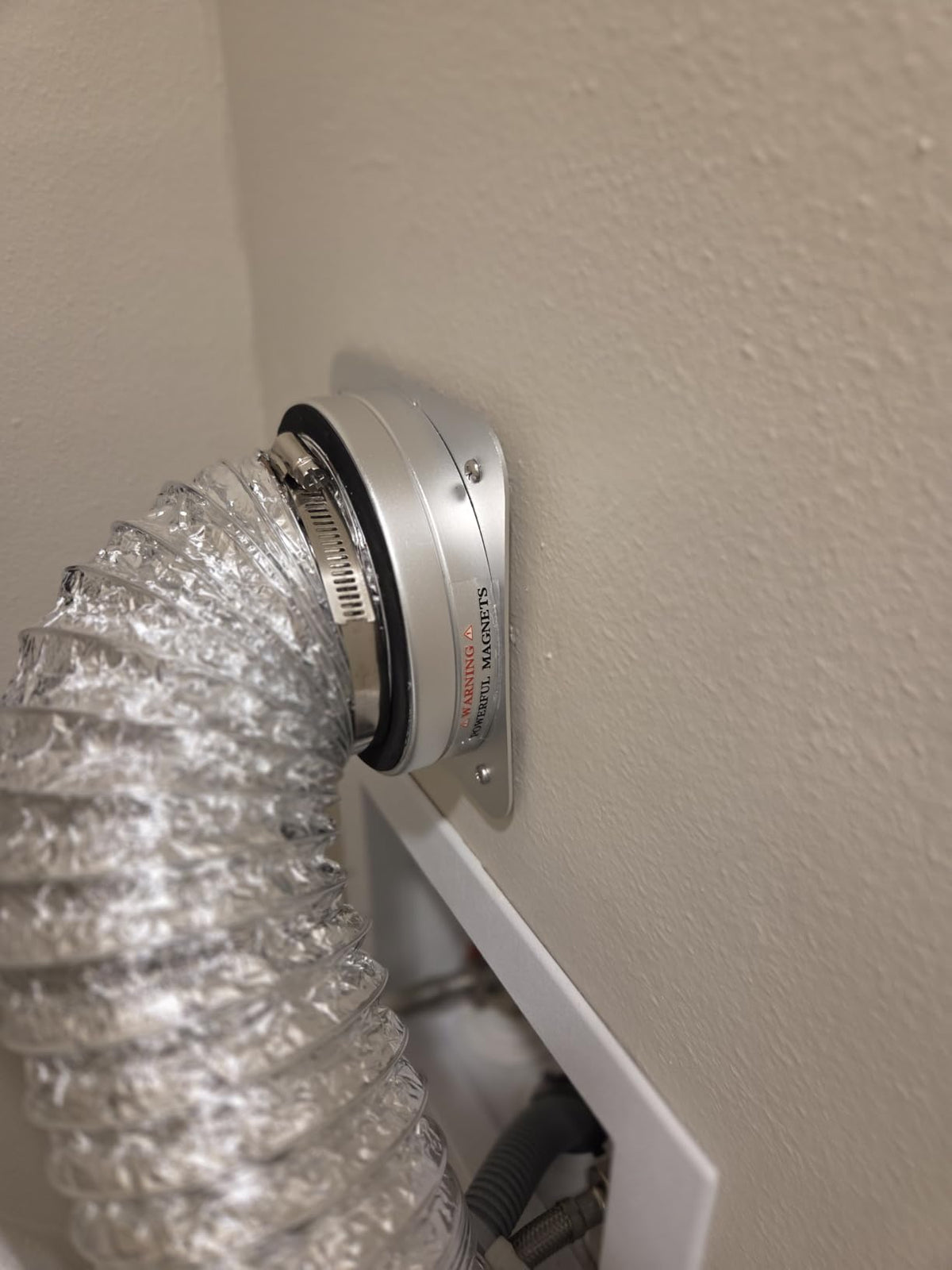 Customer installation of magnetic dryer vent coupling