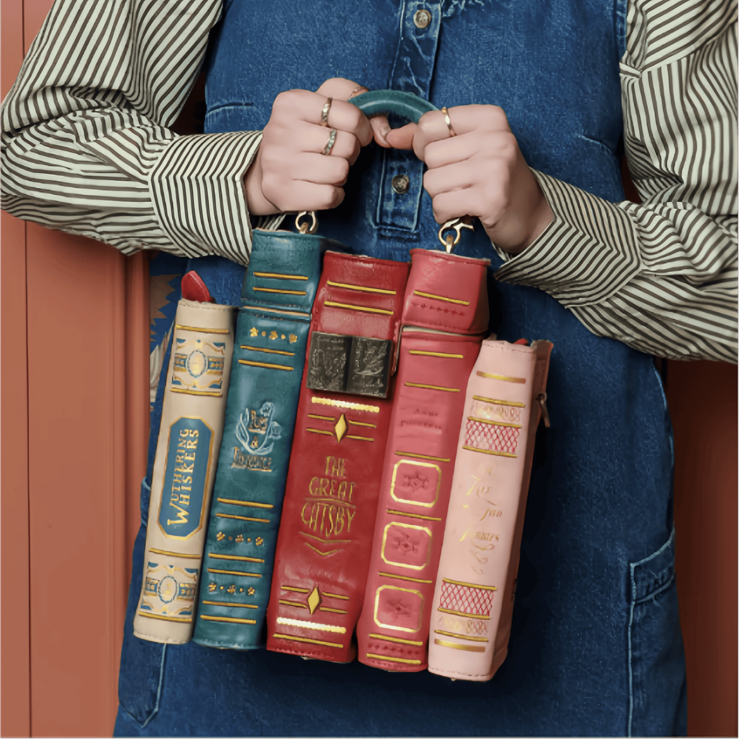 🔥2026 HOT SALE 49% OFF 📚 Vintage Stacked Book Novelty Handbag