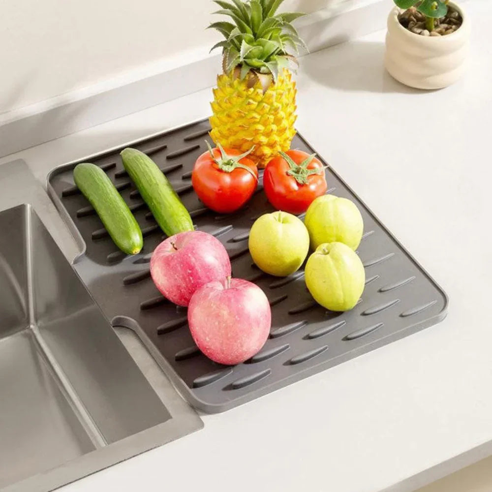 No-Spill Silicone Worktop Saver – Heat-Resistant & Non-Slip Mat for Drip-Free Drying