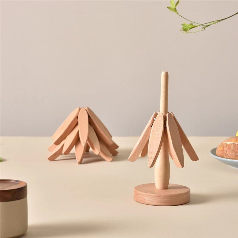 Natural Tree Trivet Set - 4 Wooden Trivets & 1 Stand Like a Christmas Tree