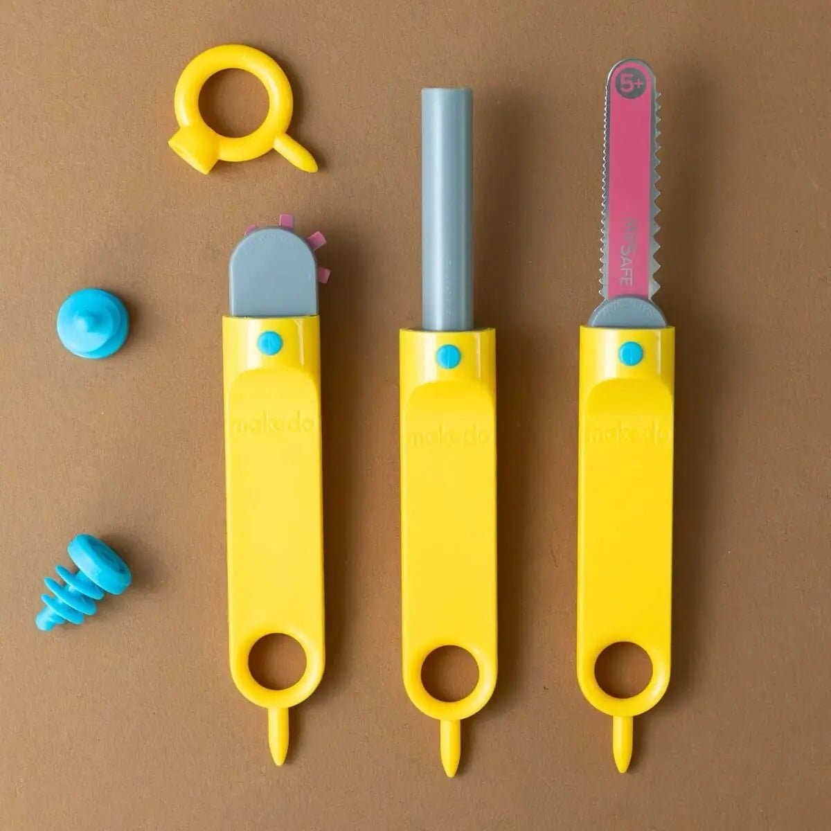 🛠️ Cardboard Construction Tool Kit – 20 Tools & 240 Reusable Screws for Kids